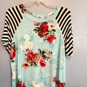 NWOT Flower Shirt w/Striped Sleeves